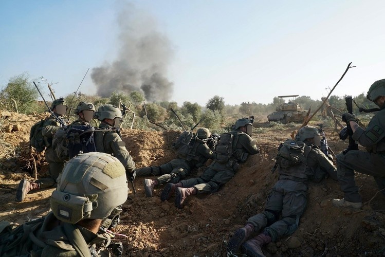    11 марта отряды «Хезболлы» в Ливане в ответ на агрессию Израиля выпустили до 100 ракет различного типа.   
Фото: © Israel Defense Forces / XinHua / www.globallookpress.com