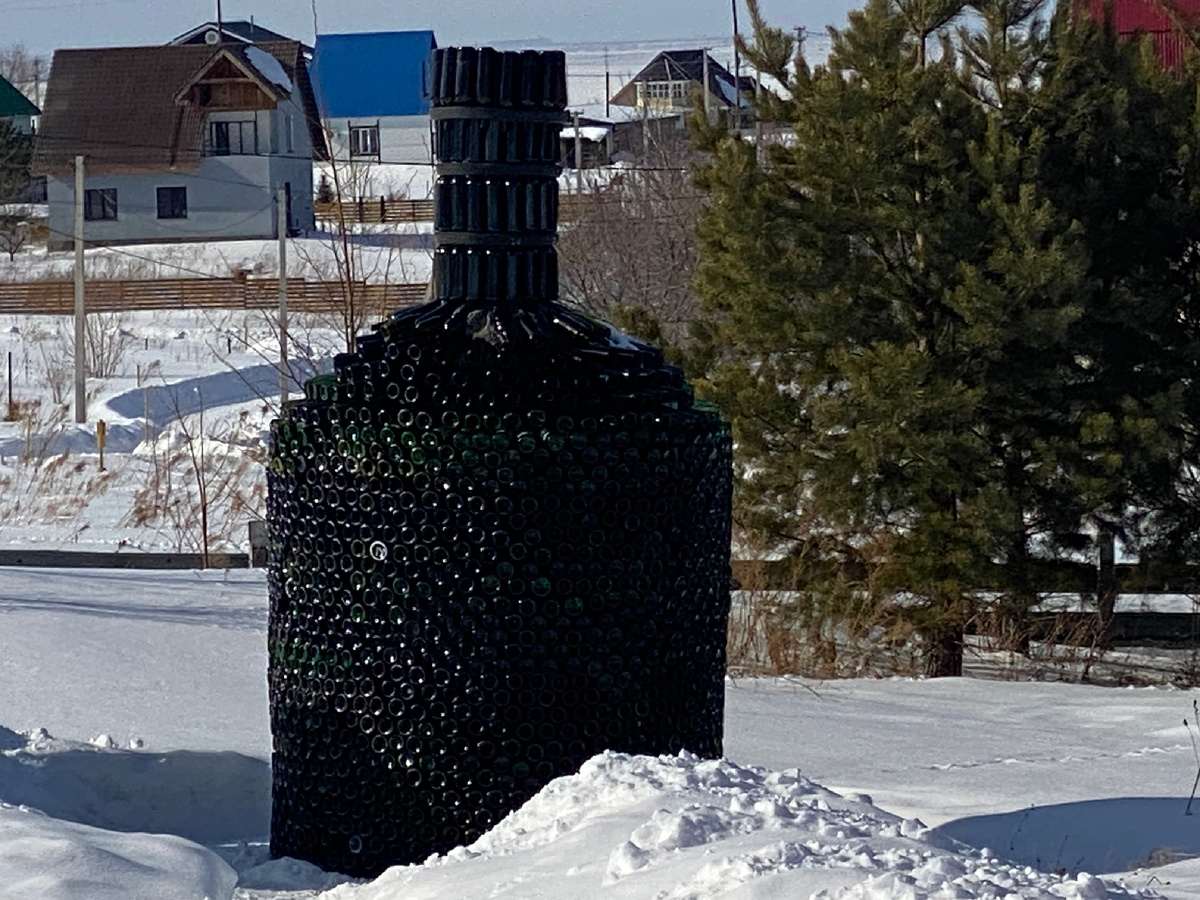 Здесь могло быть ваше название. 