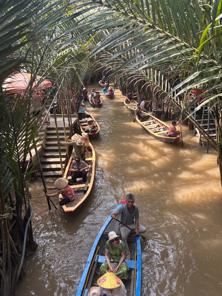 Необычная прогулка по каналам Меконга