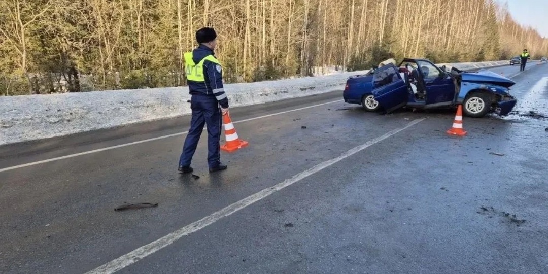 На трассе под Кушвой водитель «десятки» погиб после выезда на встречку