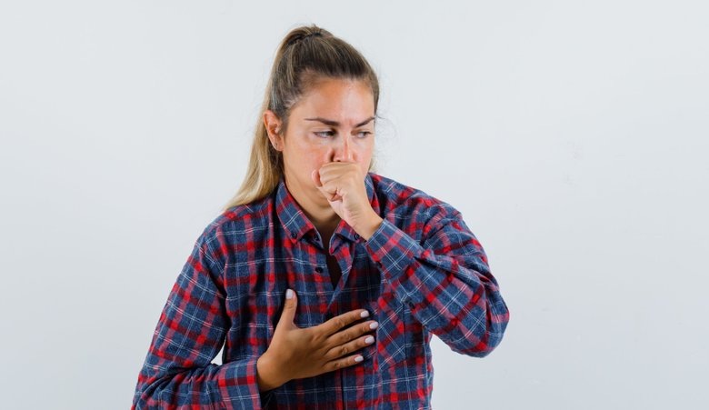 Врач предупредил, чего категорически нельзя делать до приезда скорой, если подавился