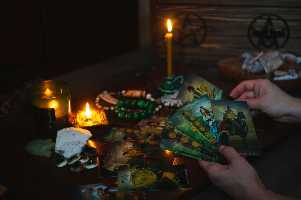 Гадалка Людмала (tarot9.ru)