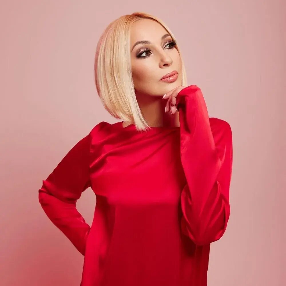 Лера Кудрявцева (имя при рождении — Валерия Львовна Кудрявцева) — российская теле- и радиоведущая, актриса и певица, ведущая развлекательных программ на телеканале «НТВ». 