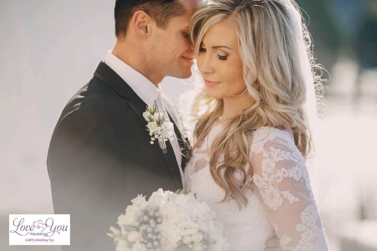 Фото с сайта: https://www.loveyouwedding.com/wedding-songs-duet/