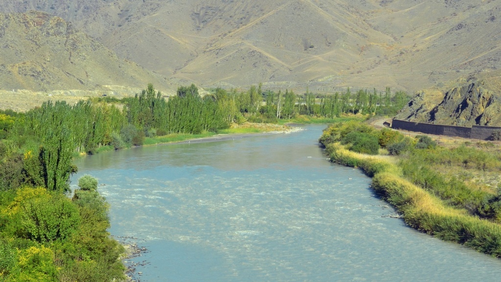 Пограничная река Аракс