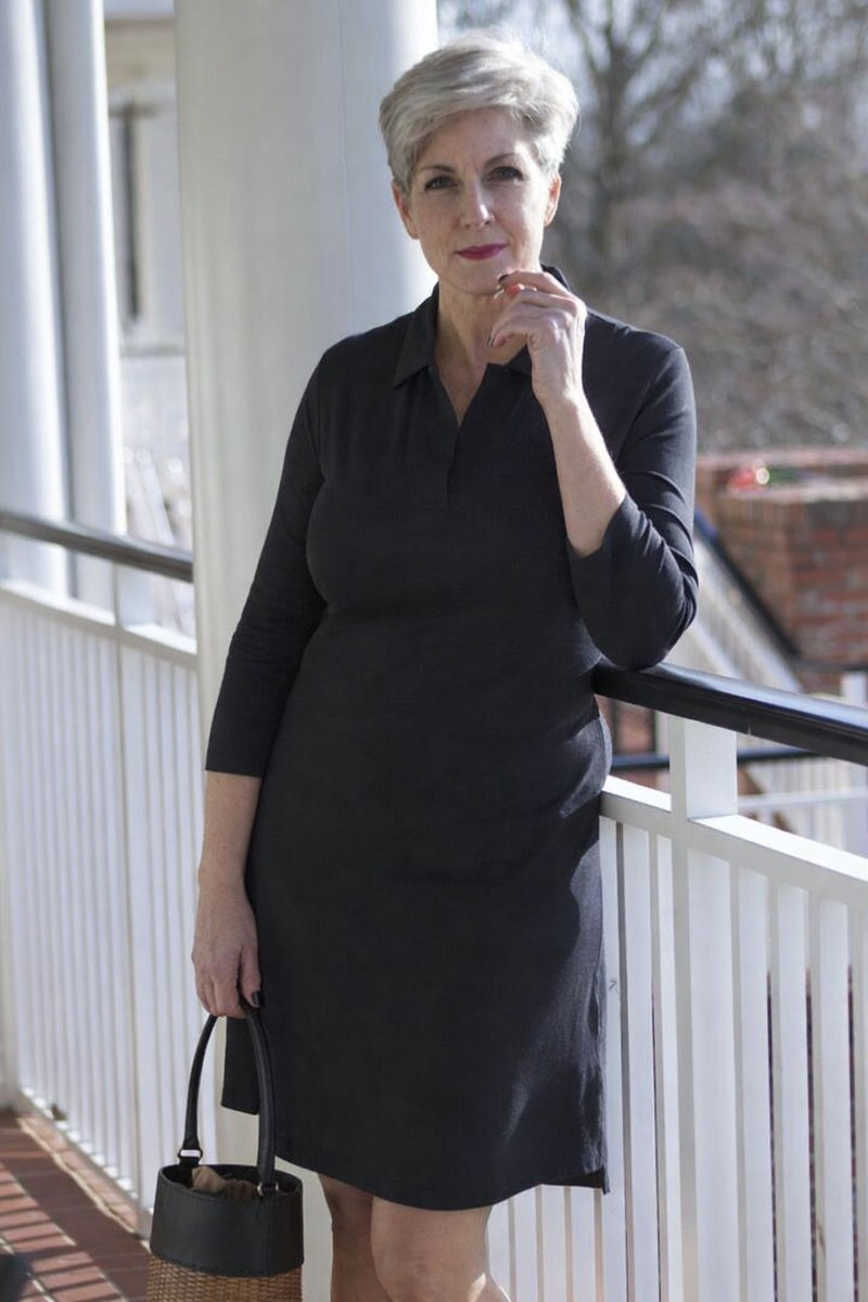 ❌Модель платья хорошая, но образ выглядит неприметным.