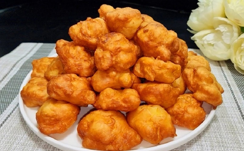 Невероятно быстрые яблочные пончики: секрет сочной выпечки за 5 минут