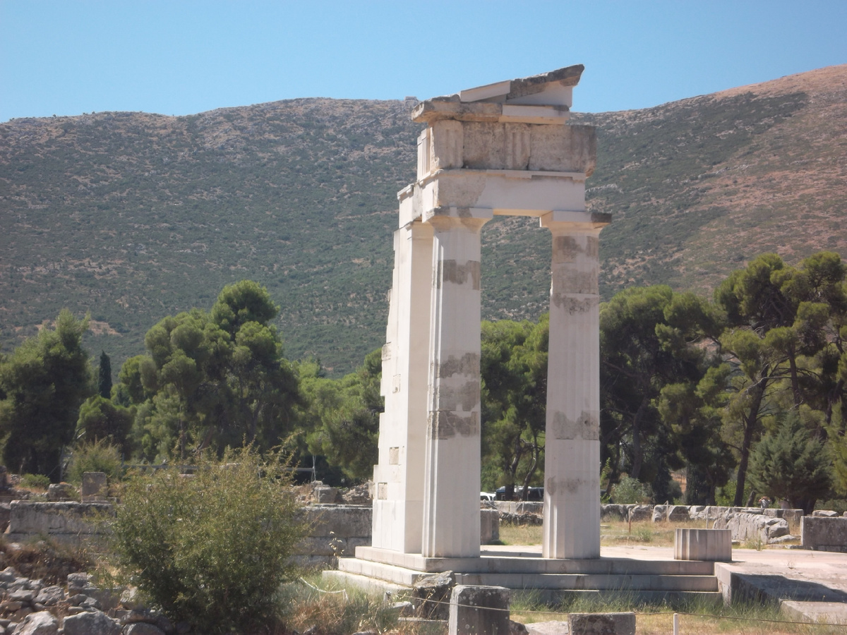 Храм в Эпидавре. Фото автора