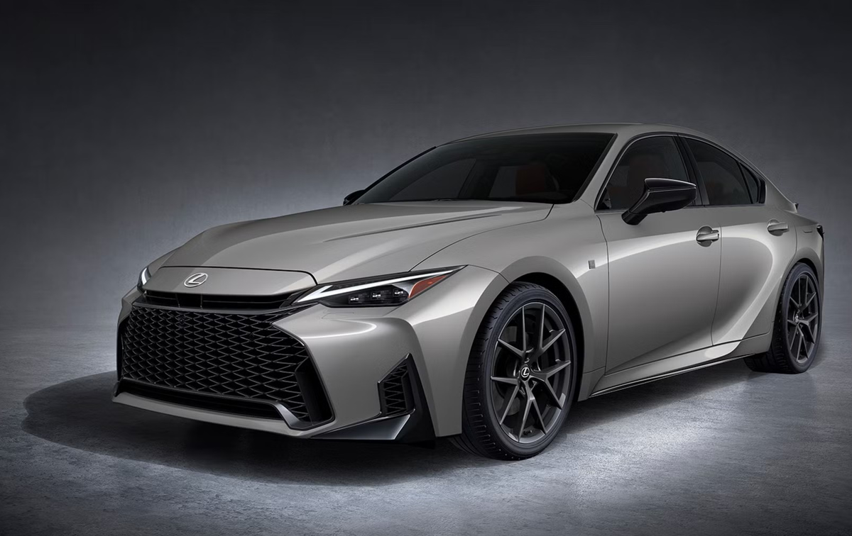 Lexus IS 2026
