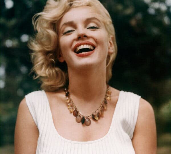 Мэрилин Монро. Обычно она просто позволяла своей красоте говорить самой за себя