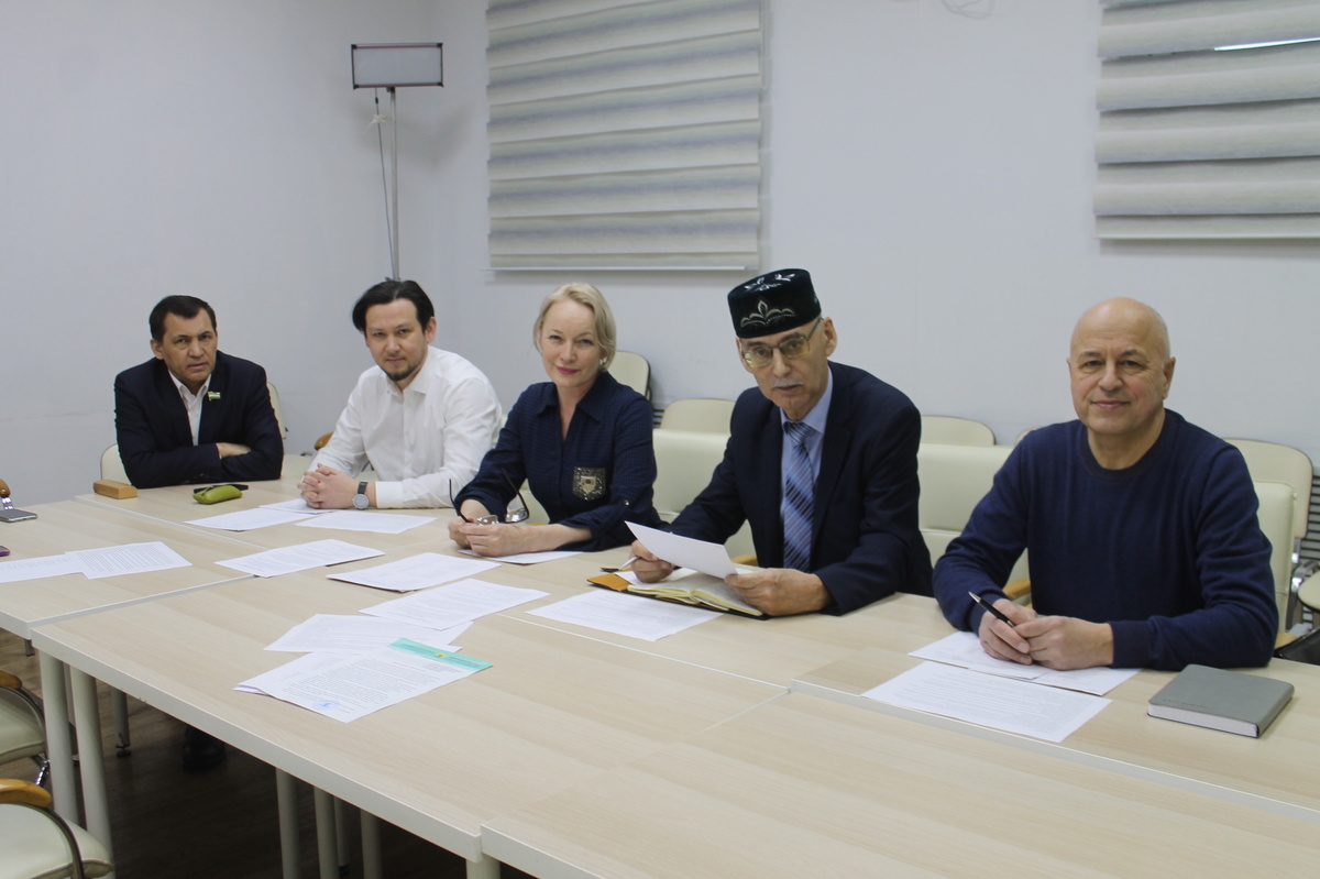     “Әйдә, халыкка хезмәткә!”