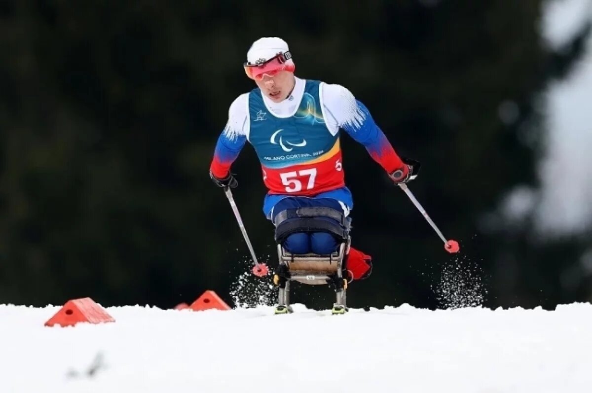    Лыжник Голубков победил в гонке на 20 км сидя на Паралимпиаде в Италии
