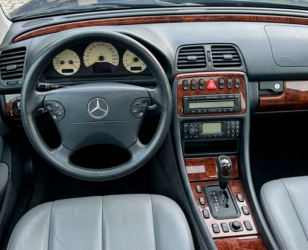 Mercedes-benz W208 фото салон