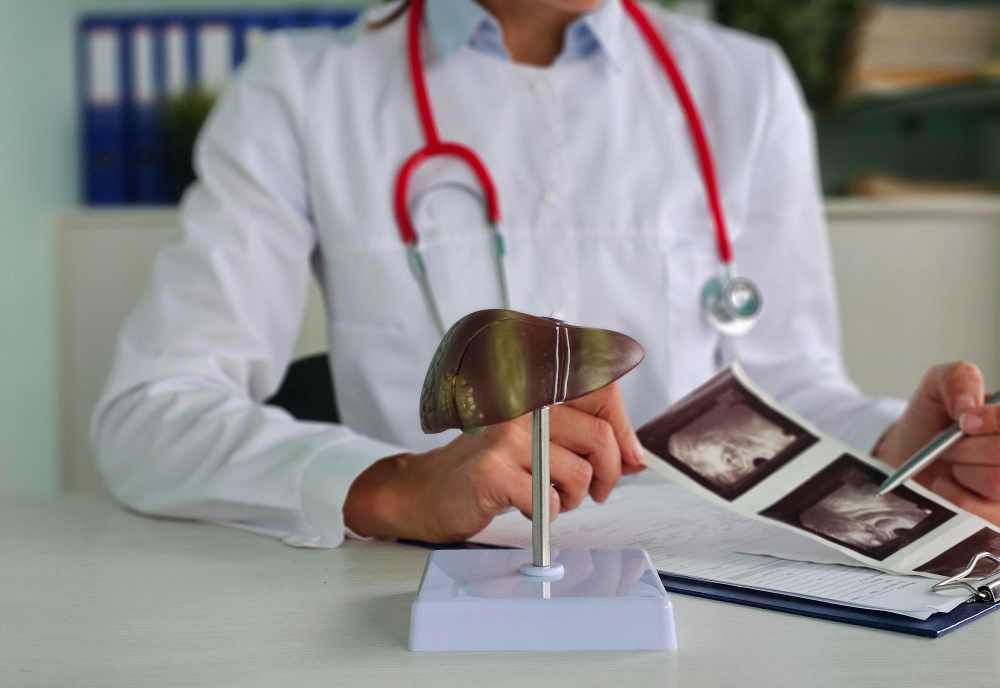 Поражение печени. (источник изображения: freepik.com)