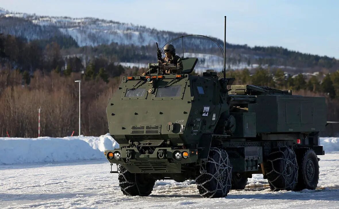    Источник: Бронемашина высокомобильной артиллерийской ракетной системы (HIMARS) демонстрируется во время военных учений НАТО Холодный ответ 2026 в Сетермуэне, Норвегия, 12 марта 2026 г. Фото: Bernadett Szabo / Reuters. rbc.ru Руслан Титов