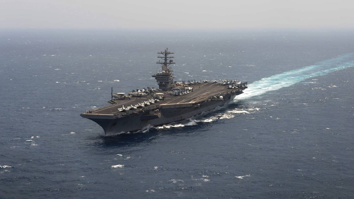     Авианосец USS Nimitz ВВМ США   
(cc) U.S. Naval Forces Central Command/U.S. Fifth Fleet