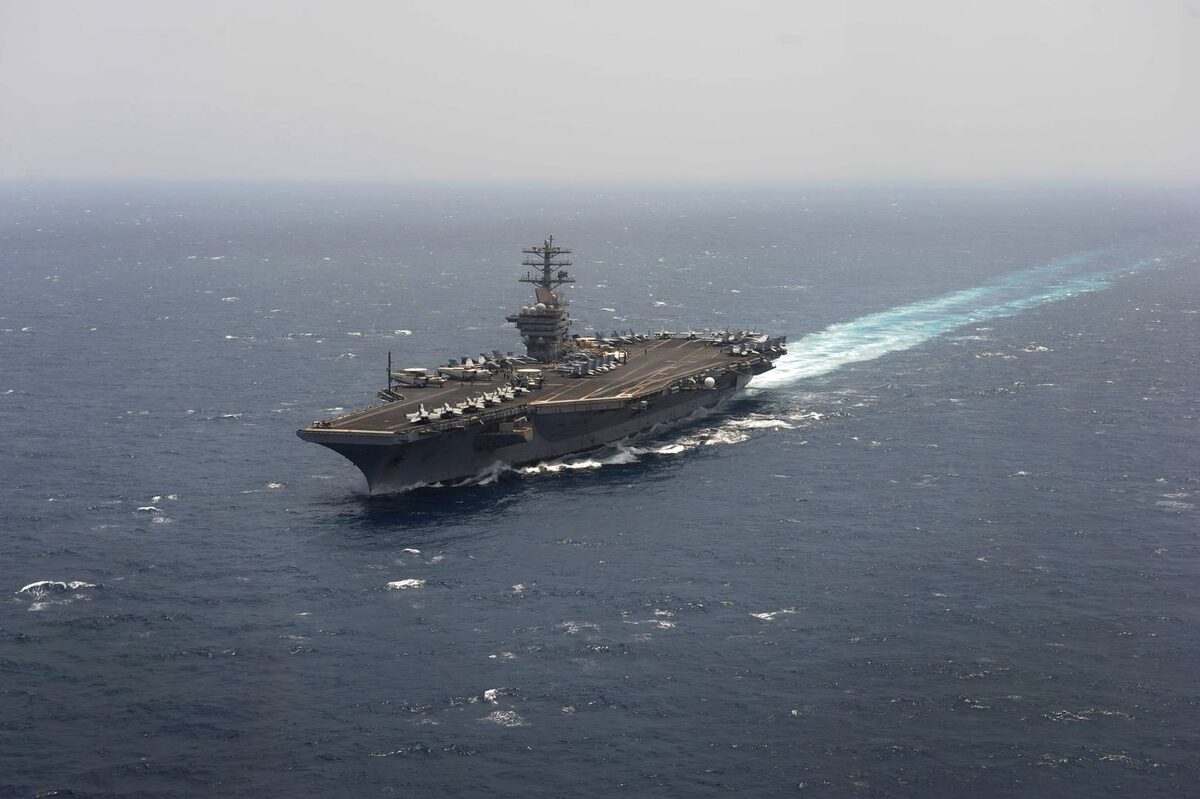     Авианосец USS Nimitz ВВМ США   
(cc) U.S. Naval Forces Central Command/U.S. Fifth Fleet