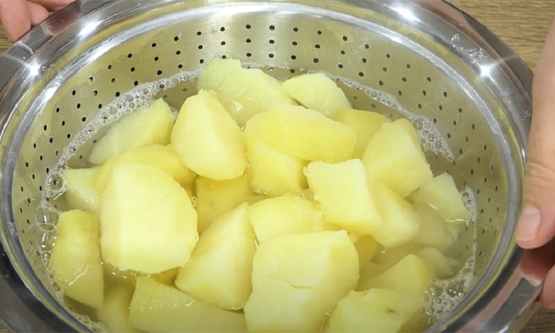 Пирог из пюре: вкусная лодочка из того, что есть в холодильнике — домашняя выпечка без сложностей