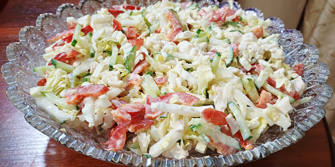 Сочный, красивый и вкусный диетический салат.