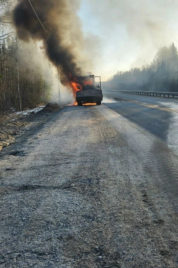    Погрузчик сгорел под ПетрозаводскомОтряд противопожарной службы Прионежского района