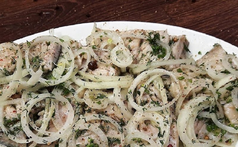 Сугудай по-северному: быстрый рецепт, который раскрывает вкус селедки по-новому 