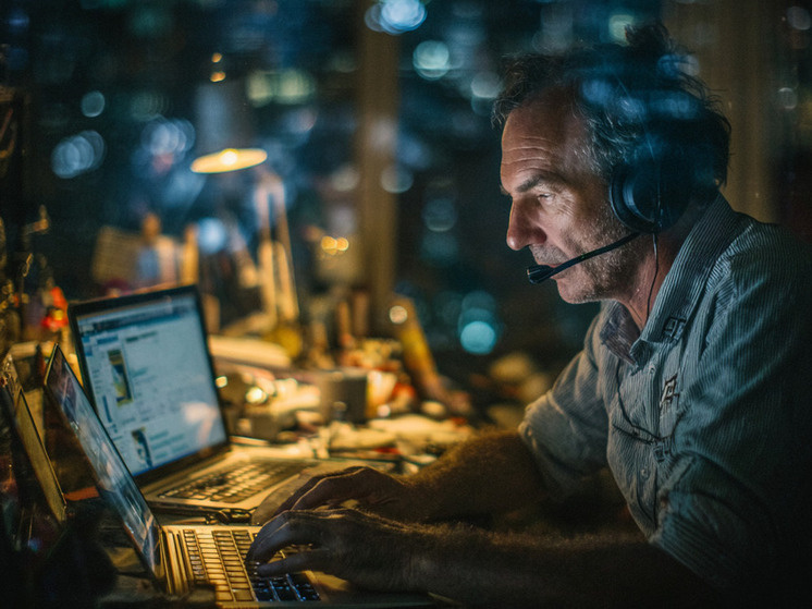     В компании подчеркивают: мера направлена не против обычных пользователей, а против тех, кто использует домашний тариф для коммерческих целей. Фото сгенерировано