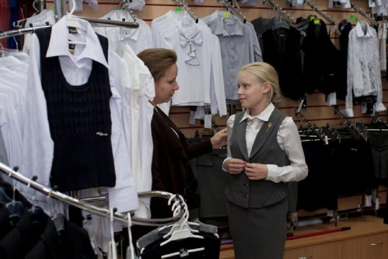    Иллюстрация к материалу: Школьная форма: что нужно знать родителям о правилах и правах