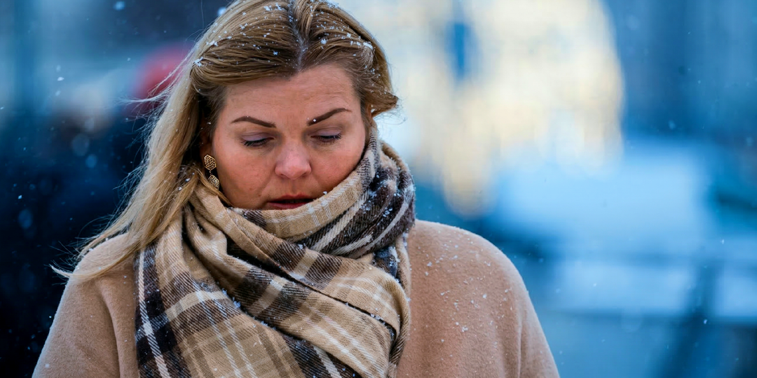 8 градусов, слабый ветер и 3 дня стабильности. Врач назвал 5 условий, когда можно снять шапку без последствий для здоровья