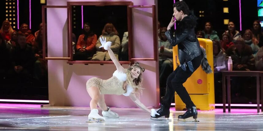    Саша Трусова и Иван Жвакин в финальном выпуске "Ледникового периода" изображали игривых мартовских котов.Юрий Феклистов / Пресс-служба "Первого канала"