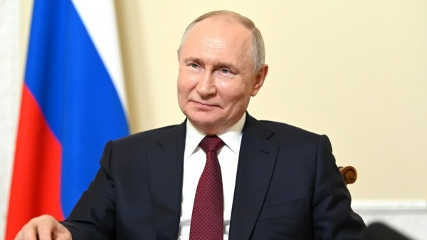 Автор: https://cdn.abnews.ru/storage/wp-content/uploads/2024/02/putin-ulybaetsya.jpg__600_16x9.jpg