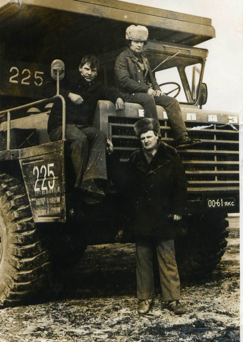 Фото автора. 80 годы двадцатого века. Григорий, Иван, Геннадий Петрович.