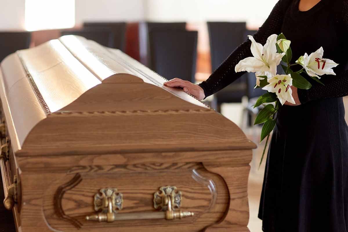 Фото с сайта: https://www.newsbreak.gr/ellada/429823/oikogeneiaki-tragodia-sto-pilio-pateras-kai-kori-efygan-apo-tin-zoi-mesa-se-dyo-24ora/