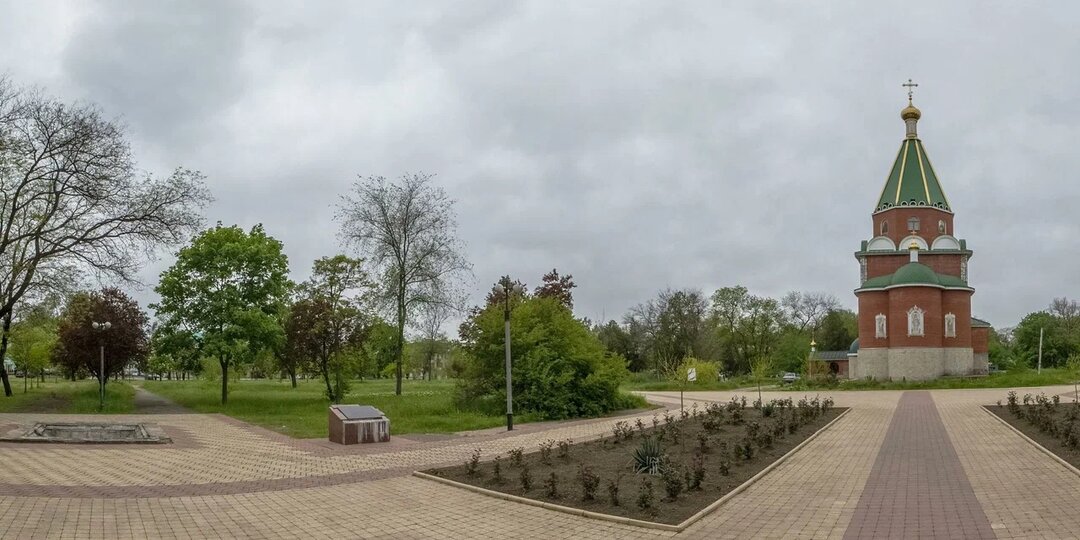 Памятный знак в честь 8-го драгунского Астраханского полка в Тирасполе, Приднестровье. Открыт и освящен 8 ноября 2012 г.