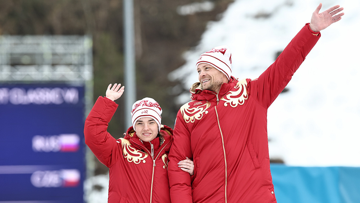  Анастасия Багиян и ведущий Сергей Синякин  
Михаил Терещенко / ТАСС