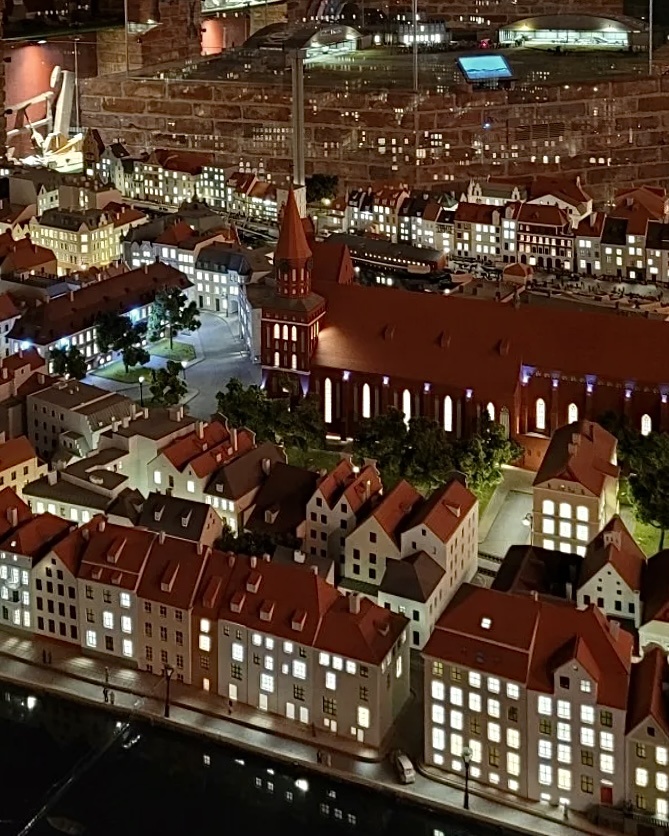  Лучший план на день на Балтике: сесть → смотреть → запивать кофе.