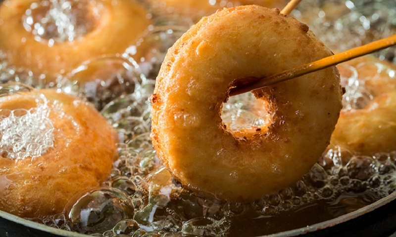 Золотистые калабрийские пончики: секрет итальянского угощения за несколько минут