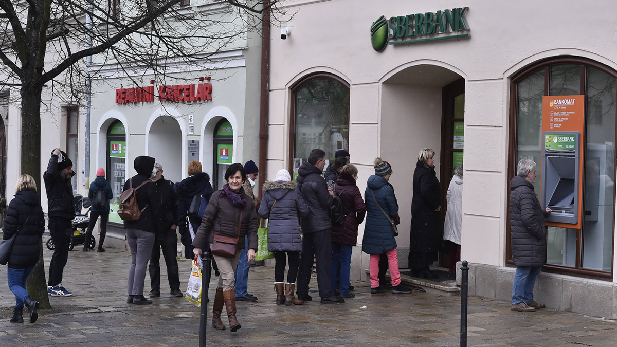 Деньги уходят с депозитов: вторичный рынок недвижимости снова набирает популярность