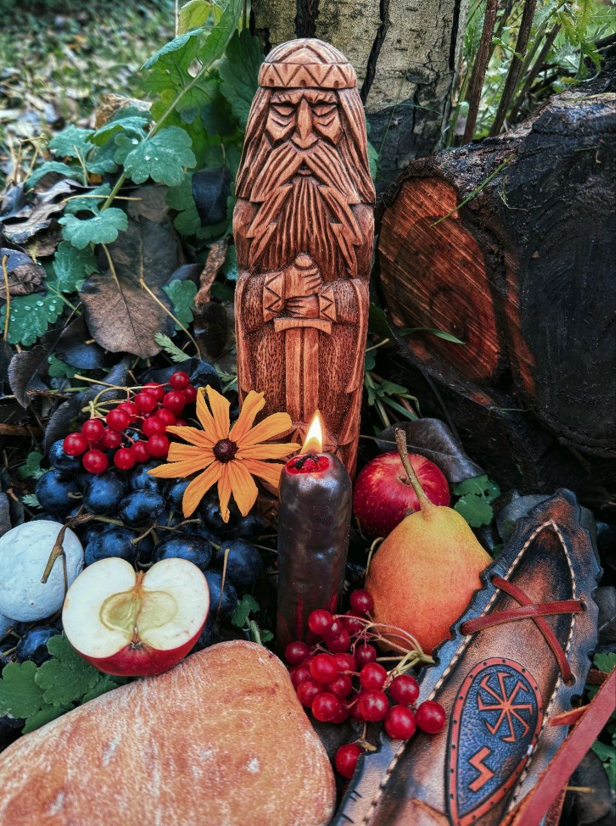 Требная свеча "Перунов Щит"