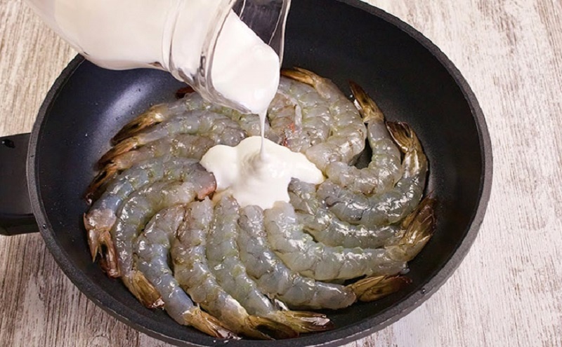 Креветки в сливочном соусе с белым вином: ресторанный вкус на вашей кухне