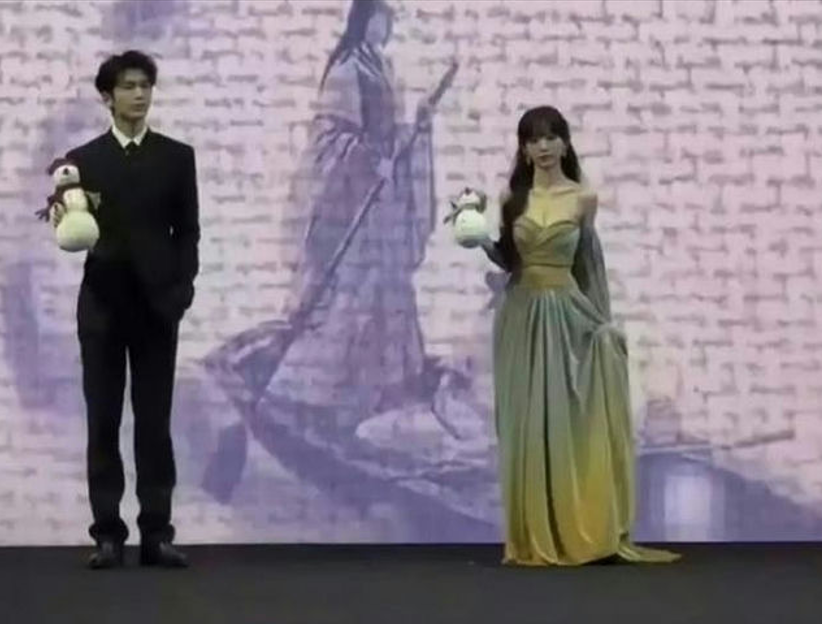 Китайский актер Чжан Линхэ и актриса Тянь Сивэй.