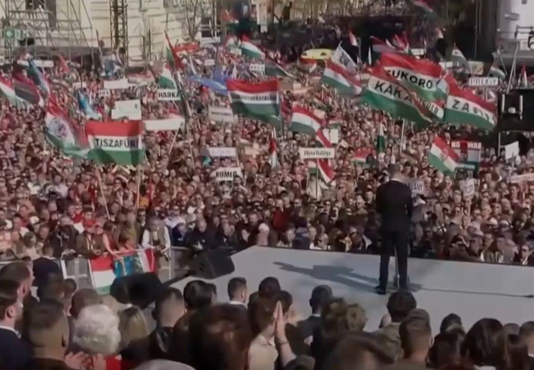     / Источник: Кадр из видео