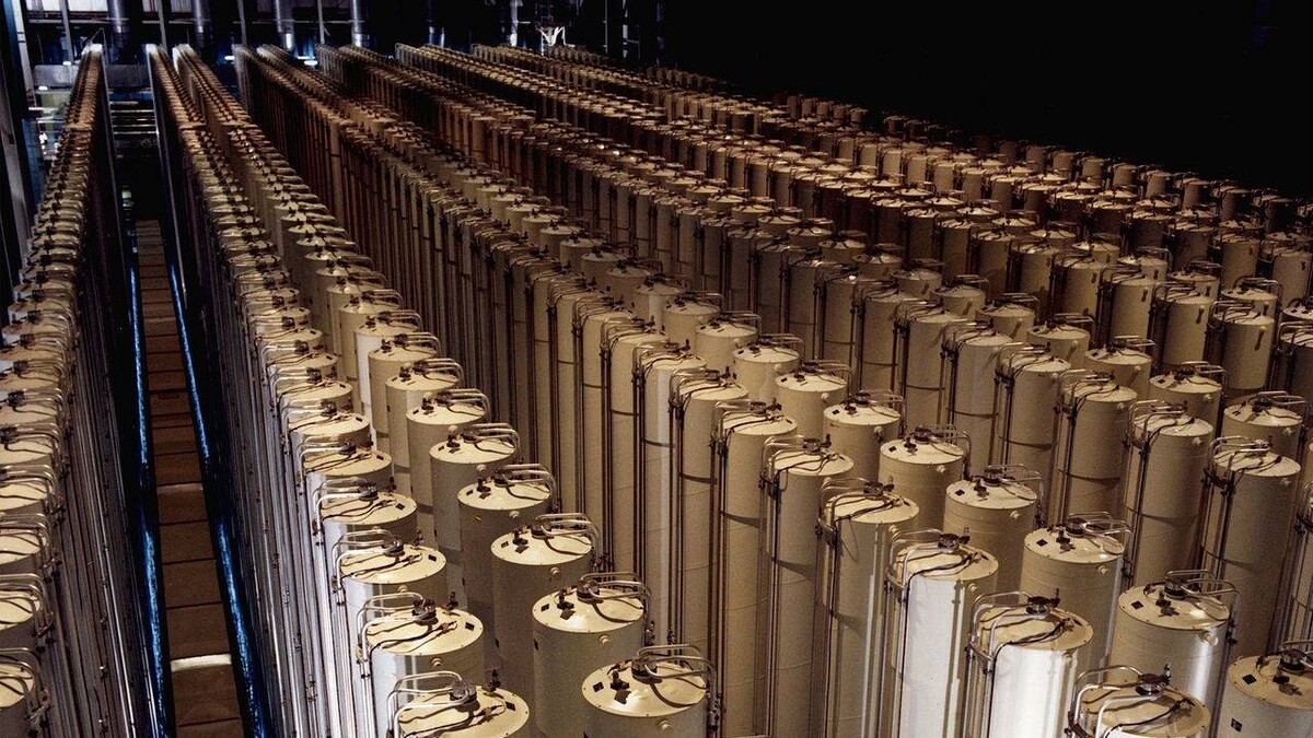     Каскад газовых центрифуг для обогащения урана   
(cc) U.S. Department of Energy