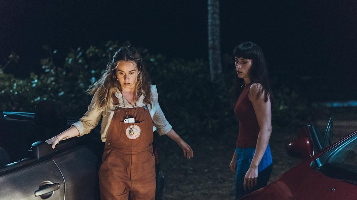 кадр из сериала "той ночью".