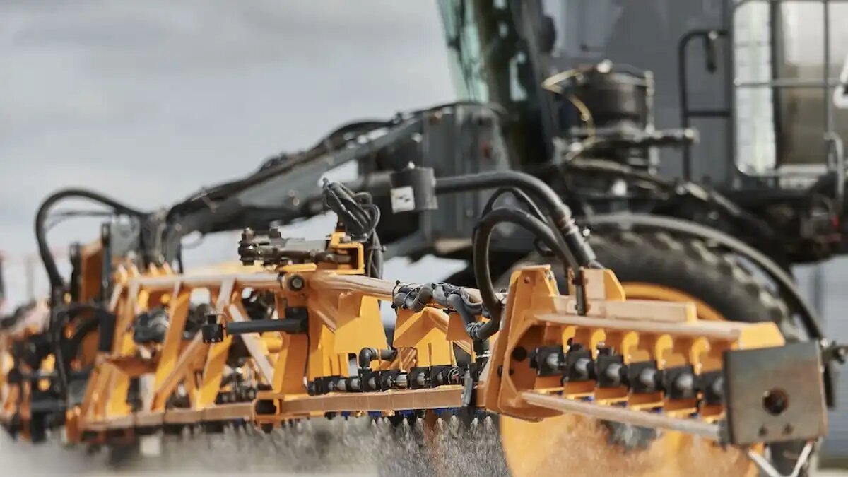 Фото:Вayer
Добавление органических соединений в почву может негативно повлиять на эффективность борьбы с сорняками