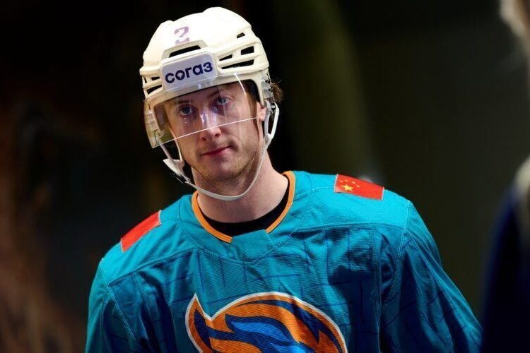 Возвращение Калинюка в Уфу: проиграл в драке, упустил Сучкова, рухнул на скамейку запасных «Салавата Юлаева»