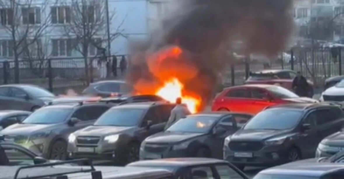    Фото: скриншот видео в телеграм-канале «Мегаполис | ДТП и ЧП | Санкт-Петербург | Питер»