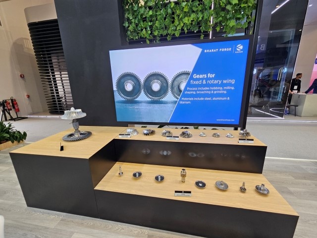 Качество и разрешение низкое - это видно по фото.