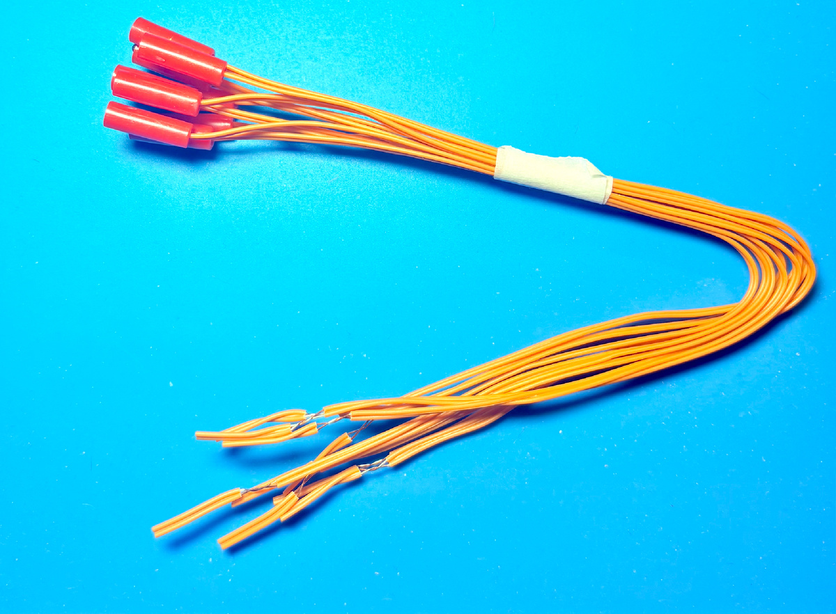 Электрозапалы для ракетомоделирования. Фото автора.