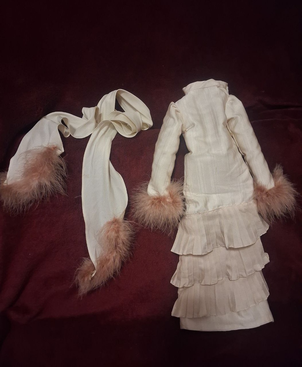 Оригинальное платье будуарнаой куклы фирмы Zanini & Zambelli