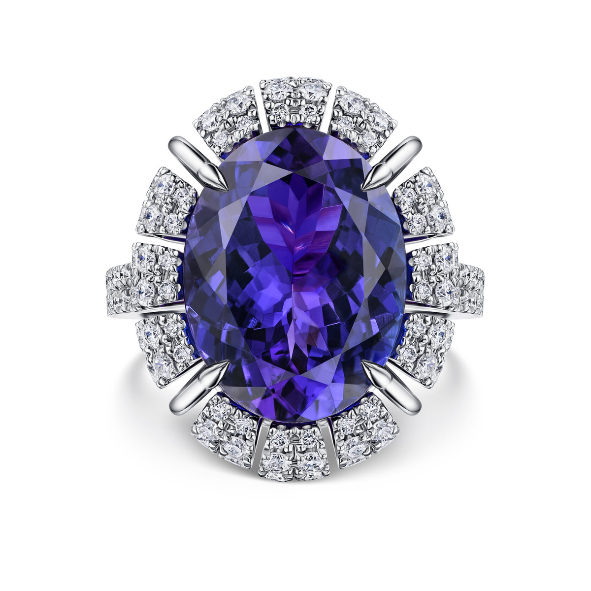 Кольцо из белого золота с танзанитом 8.47 ct и бриллиантами 1.428 ct
